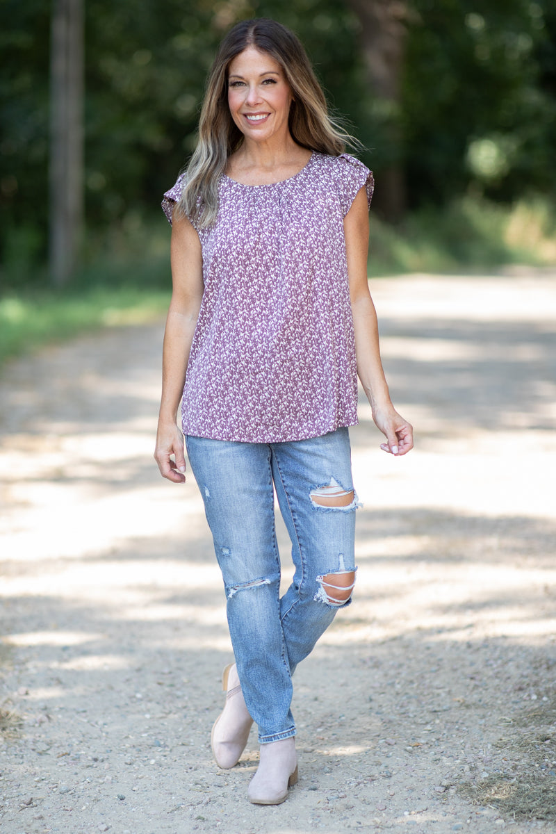 Judy Blue Medium Wash Distressed Knee Jeans