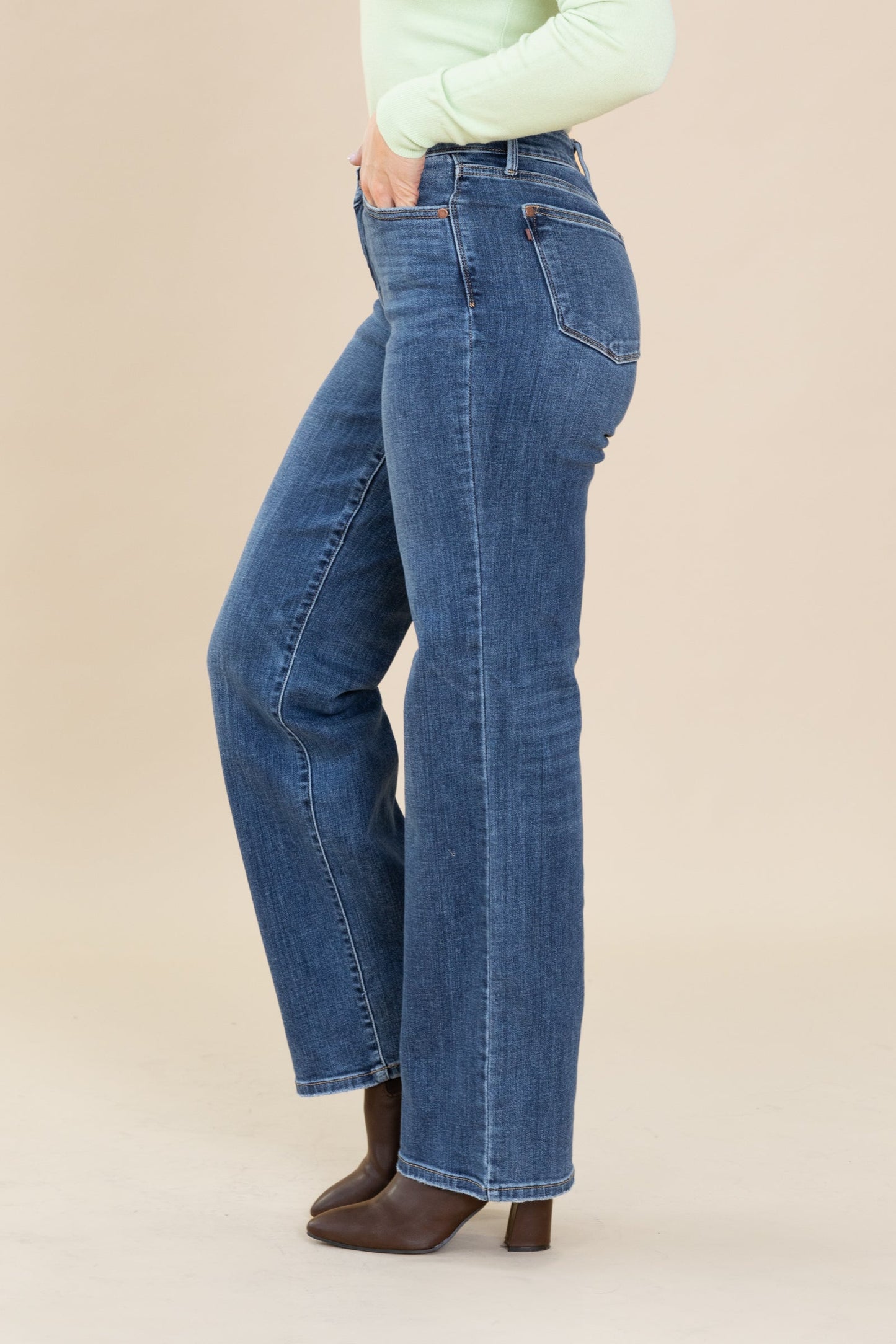 Judy Blue V-Waistband Vintage Wash Jeans