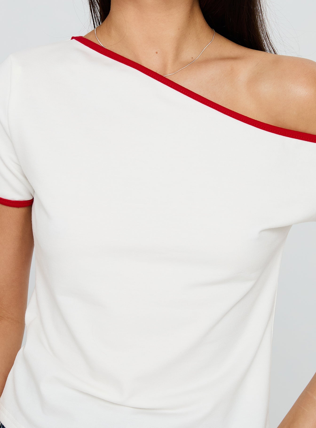 Kelsa Off Shoulder Contrast Trim Top White / Red