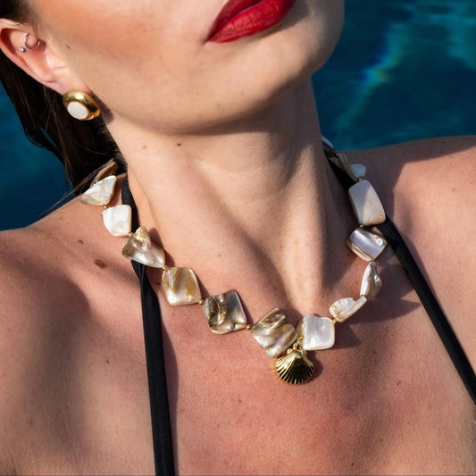 Seashell Pendant Pearl Necklace